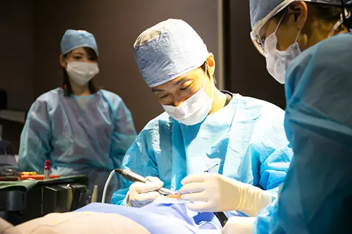 ベテランのインプラント認定医