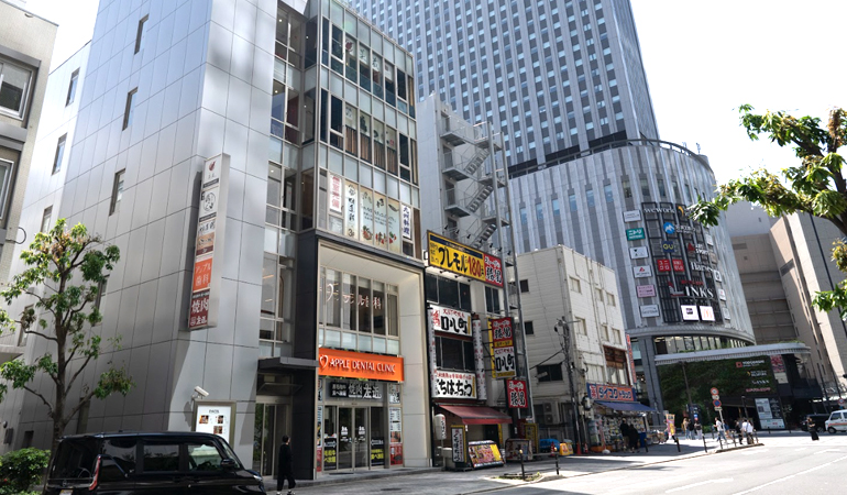 梅田アップル歯科 外観